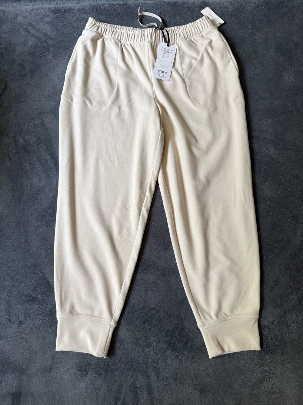 NWT Varley Slim Cuffed Pants